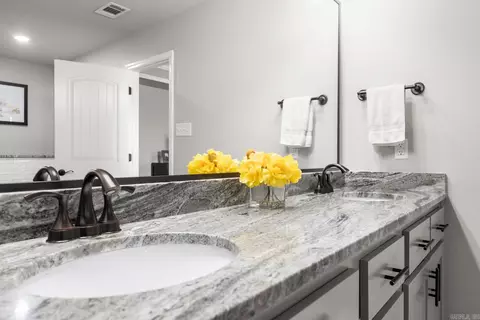 Bath - 37 Aberdeen Dr, Cabot, AR 72023 photo 1 of 6