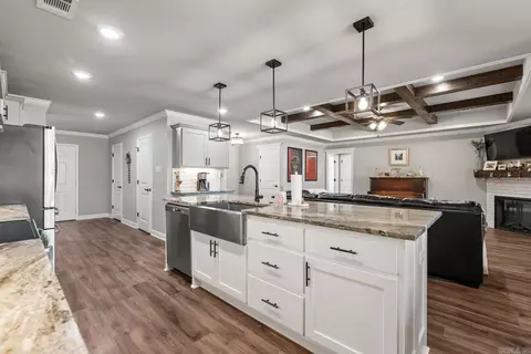 Kitchen - 37 Aberdeen Dr, Cabot, AR 72023 photo 2 of 3