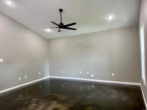 Living - 515 E Main St, Paragould, AR 72450 photo 2 of 2