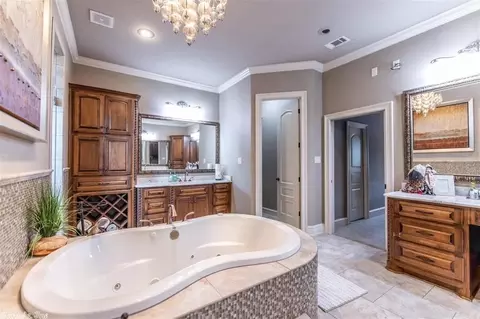 Bath - 6550 Westminster, Benton, AR 72019 photo 2 of 4