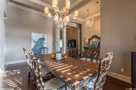 Dining - 6550 Westminster, Benton, AR 72019 photo 2 of 3