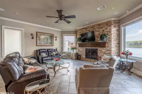 Living - 6550 Westminster, Benton, AR 72019 photo 2 of 3