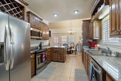Kitchen - 4503 Boardwalk, Benton, AR 72019 photo 6 of 6