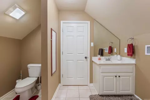 Bath - 4503 Boardwalk, Benton, AR 72019 photo 1 of 9