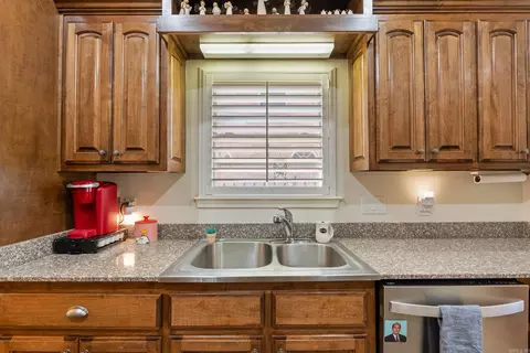 Kitchen - 4503 Boardwalk, Benton, AR 72019 photo 3 of 6
