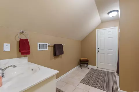Bath - 4503 Boardwalk, Benton, AR 72019 photo 2 of 9