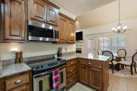 Kitchen - 4503 Boardwalk, Benton, AR 72019 photo 4 of 6