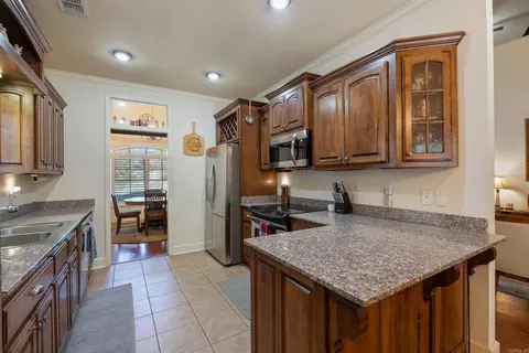 Kitchen - 4503 Boardwalk, Benton, AR 72019 photo 2 of 6