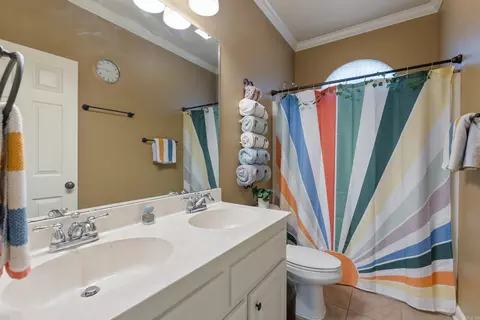 Bath - 4503 Boardwalk, Benton, AR 72019 photo 3 of 9