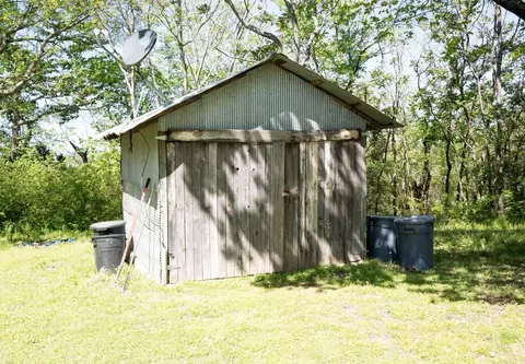Exterior - 103 E Fair St, Marshall, AR 72650 photo 5 of 10