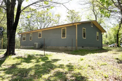 Exterior - 103 E Fair St, Marshall, AR 72650 photo 2 of 10