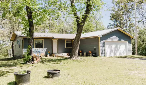 Exterior - 103 E Fair St, Marshall, AR 72650 photo 1 of 10