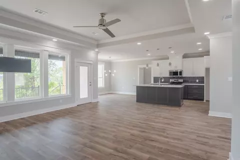 Living - 236 Michelle Dr, Beebe, AR 72012 photo 3 of 5