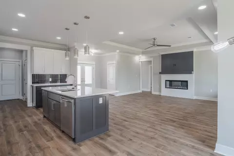 Living - 236 Michelle Dr, Beebe, AR 72012 photo 4 of 5