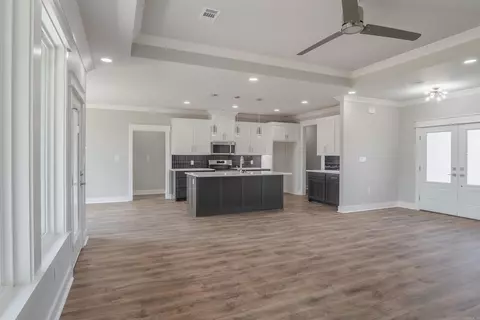 Living - 236 Michelle Dr, Beebe, AR 72012 photo 5 of 5