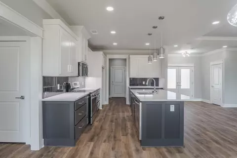 Kitchen - 236 Michelle Dr, Beebe, AR 72012 photo 3 of 5