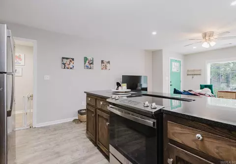 Kitchen - 307 S Fourth St, Benton, AR 72015 photo 6 of 7