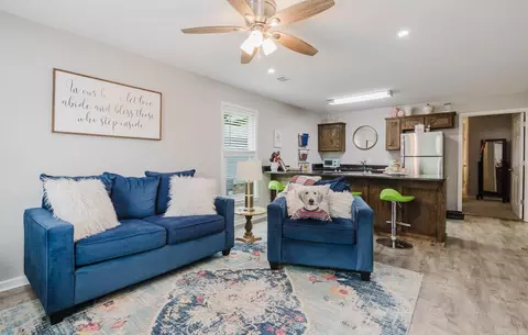 Living - 307 S Fourth St, Benton, AR 72015 photo 1 of 1
