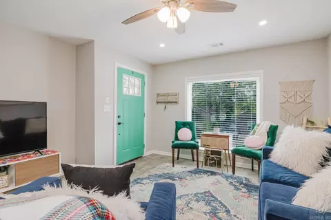 Entry Way - 307 S Fourth St, Benton, AR 72015 photo 1 of 2