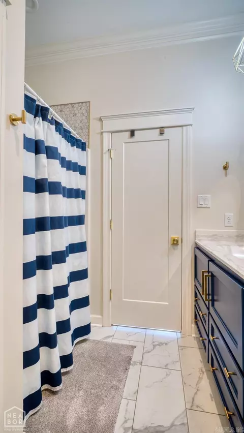 Bath - 808 Balcom, Trumann, AR 72472 photo 8 of 11