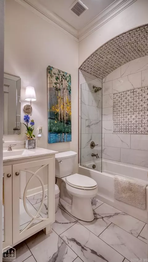 Bath - 808 Balcom, Trumann, AR 72472 photo 1 of 11