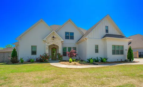 4941 Lake Vista Dr, Benton, AR 72019