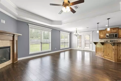 Living - 217 Creek View Dr, Austin, AR 72007 photo 2 of 3