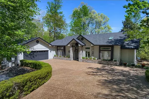 3 Narvaez Pl, Hot Springs Village, AR 71909