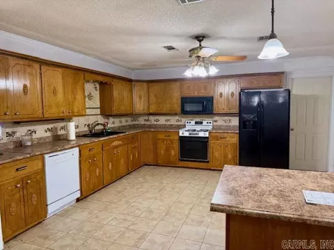 605 Milam Dr, Conway, AR 72032 photo 2