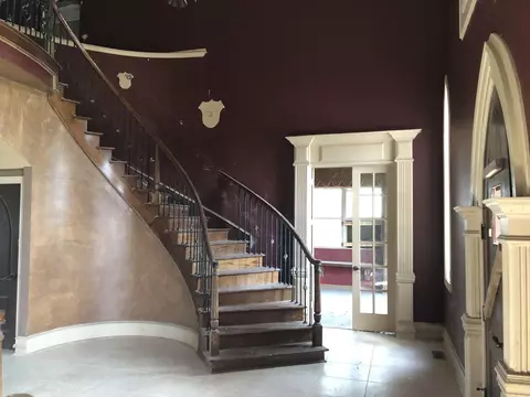 Entry Way - 16471 Thomas Loop Rd, Benton, AR 72019 photo 3 of 10