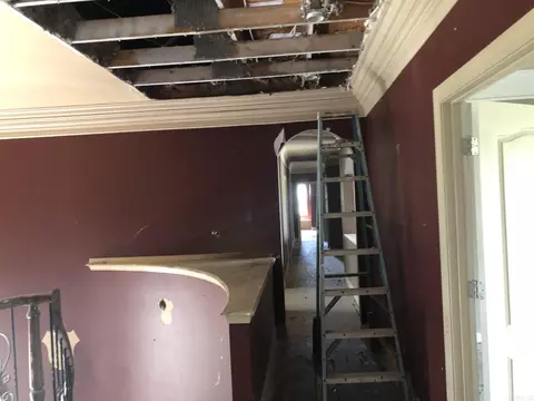 Entry Way - 16471 Thomas Loop Rd, Benton, AR 72019 photo 7 of 10