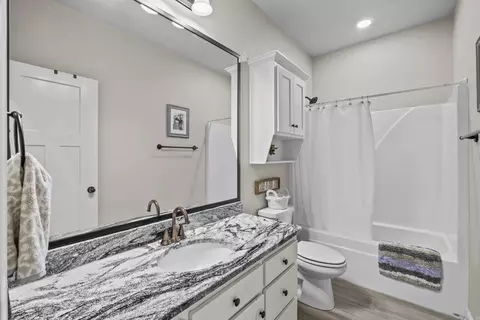 Bath - 136 Hudson Branch Dr, Austin, AR 72007 photo 4 of 4