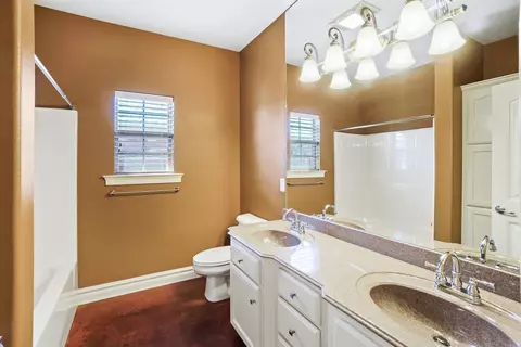 Bath - 255 Four Winds Dr, Conway, AR 72034 photo 3 of 3