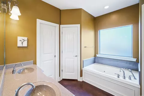 Bath - 255 Four Winds Dr, Conway, AR 72034 photo 1 of 3