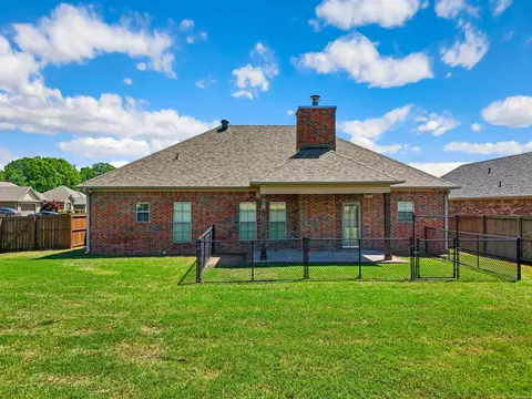 Exterior - 255 Four Winds Dr, Conway, AR 72034 photo 4 of 5