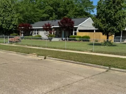 239 W Ingram St, Camden, AR 71701 photo 2