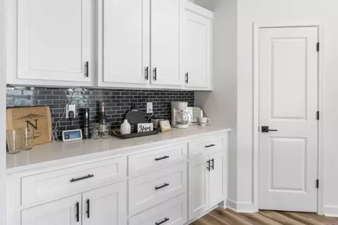 Kitchen - 2912 Ann St, Benton, AR 72015 photo 3 of 5