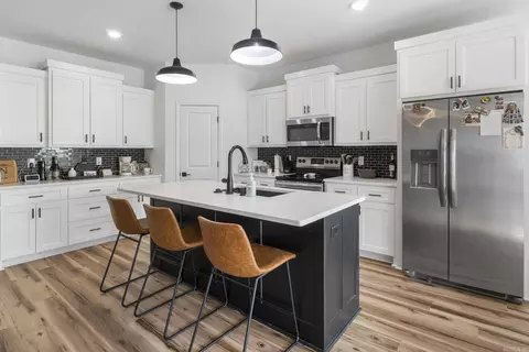 Kitchen - 2912 Ann St, Benton, AR 72015 photo 1 of 5
