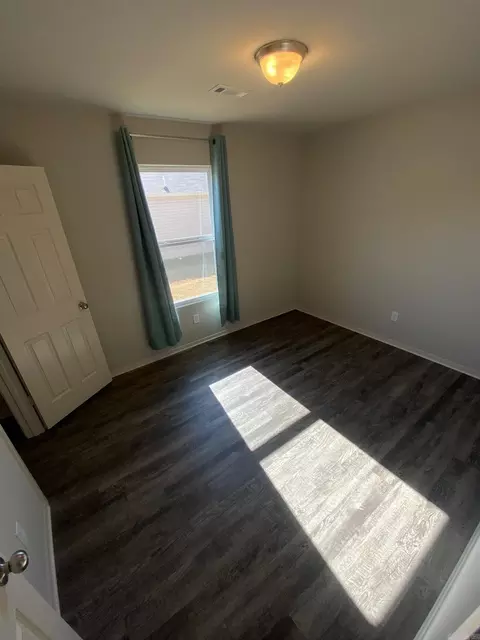 Bedroom - 2425 Vivian Dr, Benton, AR 72015 photo 4 of 4