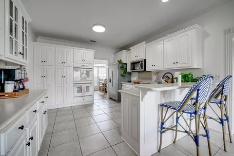 Kitchen - 17 Cossatot Cir, Cabot, AR 72023 photo 3 of 4