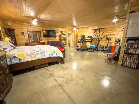 Bedroom - 7234 Hwy 62 E, Glencoe, AR 72539 photo 7 of 8