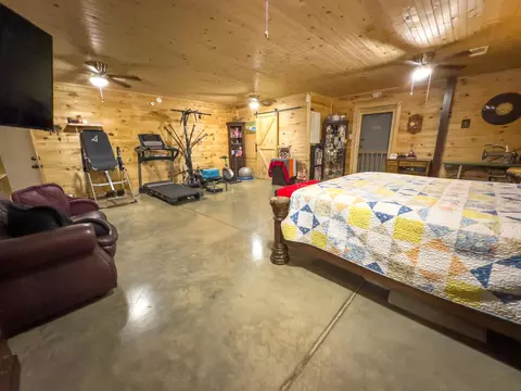 Bedroom - 7234 Hwy 62 E, Glencoe, AR 72539 photo 6 of 8