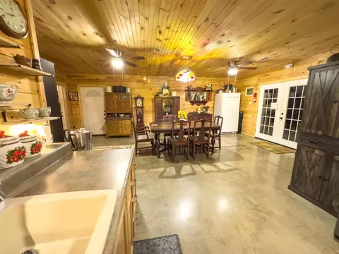 Dining - 7234 Hwy 62 E, Glencoe, AR 72539 photo 2 of 3