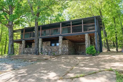 858 Dave Creek Pkwy, Fairfield Bay, AR 72088