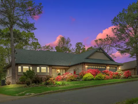 27 Realeza Ct, Hot Springs Village, AR 71909