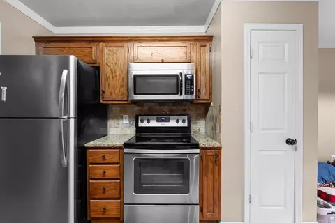 Kitchen - 3 Savannah Ln, Alexander, AR 72002 photo 2 of 3