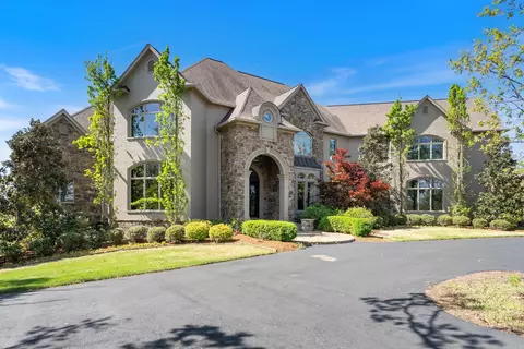 11 Skyland Dr, Conway, AR 72032