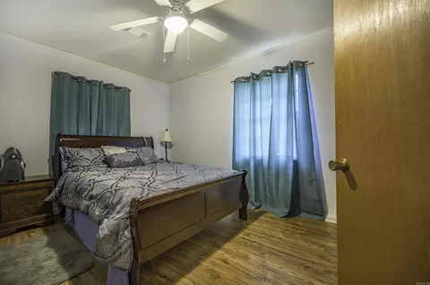 Bedroom - 3706 E Lk, Pine Bluff, AR 71603 photo 2 of 3