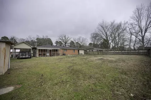 Exterior - 3706 E Lk, Pine Bluff, AR 71603 photo 2 of 5