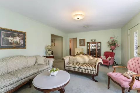 Living - 105 N Holly St, Beebe, AR 72012 photo 4 of 9